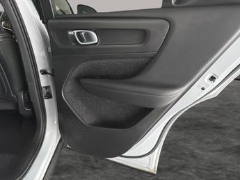 Volvo XC40 1.5 T3 R-Design (163 ps) - PARK ASSIST - LED - LANE DEPARTURE