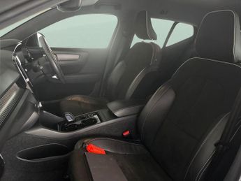 Volvo XC40 1.5 T3 R-Design (163 ps) - PARK ASSIST - LED - LANE DEPARTURE