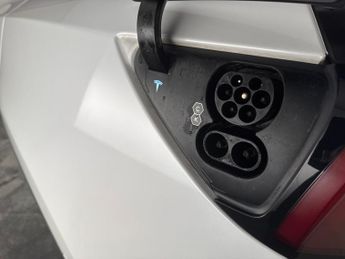 Tesla Model Y SUV RWD (346 ps) - HEATED STEERING - WIFI - BLIND SPOT ASSIST