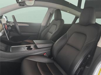 Tesla Model Y SUV RWD (346 ps) - HEATED STEERING - WIFI - BLIND SPOT ASSIST