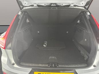 Volvo XC40 1.5 T3 R-Design (163 ps) - PARK ASSIST - LED - LANE DEPARTURE