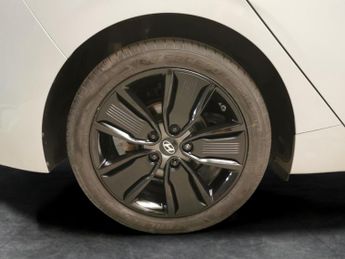 Hyundai Ioniq 1.6 h-GDi GPF Premium SE DCT (141 ps) - NAV - HEATED STEERING