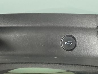 Tesla Model Y SUV RWD (346 ps) - HEATED STEERING - WIFI - BLIND SPOT ASSIST