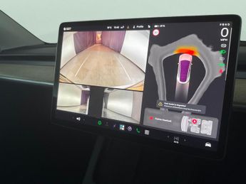 Tesla Model Y SUV RWD (346 ps) - HEATED STEERING - WIFI - BLIND SPOT ASSIST