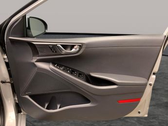 Hyundai Ioniq 1.6 h-GDi GPF Premium SE DCT (141 ps) - NAV - HEATED STEERING