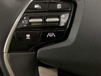 Kia Niro 64.8kWh 4 (201 bhp) HEATED SEATS - HEATED WHEEL - LEATHER - ADAP