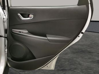 Hyundai Kona 64kWh Premium (10.5kW Charger) (204 ps) - UPGRADED SOUND - KEYLE