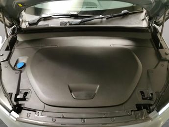 Volvo XC40 Recharge 69kWh Plus (231 ps) - KEYLESS ENTRY - PARK ASSIST - LED