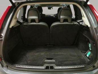 Volvo XC90 2.0 B5 MHEV Plus 4WD (250 ps) - ADAPT CRUISE - HK AUDIO - BLACK 
