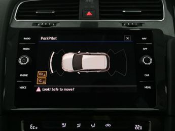 Volkswagen E-golf 35.8kWh e-Golf (136 ps) - LED - BLUETOOTH - PARK SENSORS