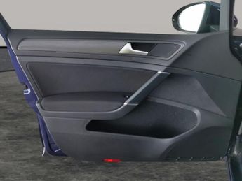 Volkswagen E-golf 35.8kWh e-Golf (136 ps) - LED - BLUETOOTH - PARK SENSORS