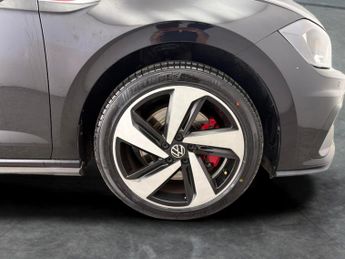 Volkswagen Polo 2.0 TSI GTI DSG (207 ps) - AUTO HEADLIGHTS - SPORTS SEATS - USB 