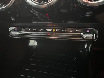 Mercedes-Benz A Class 1.3 A200 AMG Line (Premium) 7G-DCT (163 ps) - REVERSE CAM - NAV