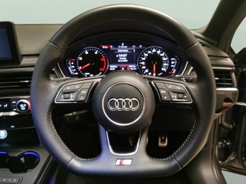 Audi A4 2.0 TDI Black Edition S Tronic (150 ps) - BLUETOOTH - CRUISE