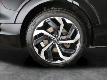 Audi e-tron 50 Black Edition quattro 71.2kWh (11kW Charger) (313 ps) - CARPL