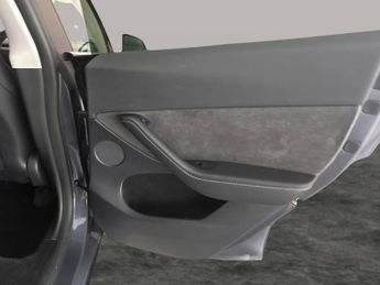 Tesla Model Y (Dual Motor) Long Range 4WDE (384 bhp) - HEATED STEERING - WIFI