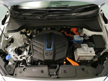 Hyundai Kona 64kWh Premium (10.5kW Charger) (204 ps) - HEATED SEATS - HEATED 