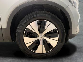 Volvo XC40 1.5h T4 Recharge 10.7kWh Plus Plug-in (211 ps) - KEYLESS ENTRY
