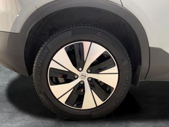 Volvo XC40 1.5h T4 Recharge 10.7kWh Plus Plug-in (211 ps) - KEYLESS ENTRY