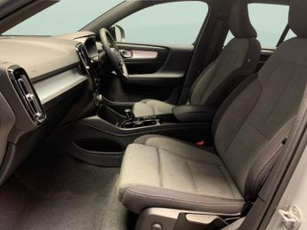 Volvo XC40 1.5h T4 Recharge 10.7kWh Plus Plug-in (211 ps) - KEYLESS ENTRY
