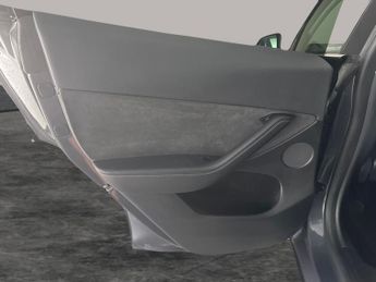 Tesla Model Y (Dual Motor) Long Range 4WDE (384 bhp) - HEATED STEERING - WIFI