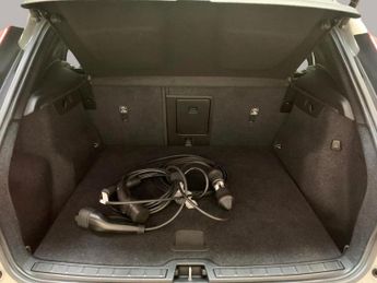 Volvo XC40 1.5h T4 Recharge 10.7kWh Plus Plug-in (211 ps) - KEYLESS ENTRY