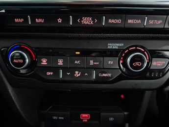 Kia Niro 64kWh 3 (201 bhp) - HEATED LEATHER - HEATED STEERING - LANE DEPA