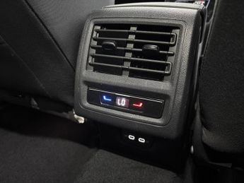 Volkswagen Golf 2.0 TDI GTD DSG (200 ps) - DIGITAL DASH - PADDLE SHIFT - PARK SE