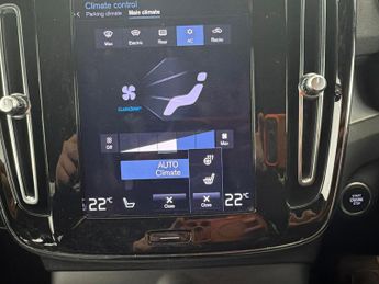 Volvo XC40 1.5h T4 Recharge 10.7kWh Plus Plug-in (211 ps) - SURROUND VIEW