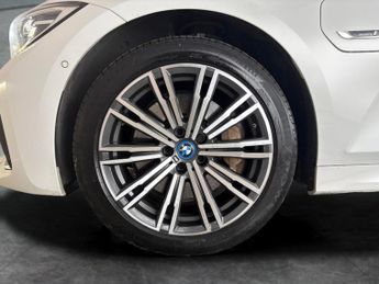 BMW 3 Series 2.0 330e 12kWh M Sport Plug-in (292 ps) - PARK ASSIST - KEYLESS 