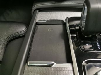 Volvo XC90 2.0h T8 Recharge 18.8kWh Plus Plug-in 4WD (455 ps) - ADAPT CRUIS