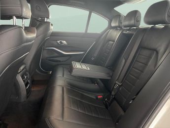 BMW 3 Series 2.0 330e 12kWh M Sport Plug-in (292 ps) - PARK ASSIST - KEYLESS 