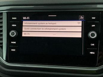 Volkswagen T-Roc 1.5 TSI GPF EVO R-Line DSG (150 ps) - HEATED SEATS - ALCANTARA -