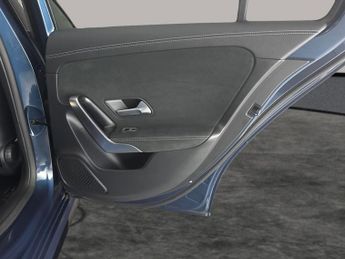 Mercedes-Benz A Class 1.3 A180 AMG Line Edition (Executive) 7G-DCT (136 ps) - SELF PAR