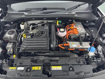 Cupra Formentor 1.4 eHybrid 12.8kWh V2 Plug-in DSG (204 ps) - ADAPTIVE CRUISE - 