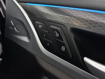 BMW iX3 80kWh M Sport Pro (286 ps) - GESTURE CONTROL - HUD - PARK ASSIST