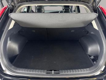 Kia Niro 64.8kWh 4 (201 bhp) - ACTIVE LANE ASSIST - HEAT AND COOL SEATS