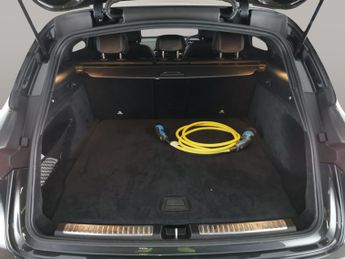 Mercedes-Benz EQC EQC 400 80kWh AMG Line 4MATIC (408 ps) - HEATED LEATHER - COMFOR