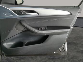 BMW iX3 80kWh Premier Edition (286 ps) - DRIVING ASSISTANT - PARK ASSIST