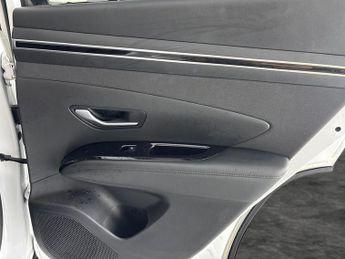 Hyundai Tucson 1.6 T-GDi 13.8kWh Premium Plug-in 4WD (265 ps) - UPGRADED SOUND