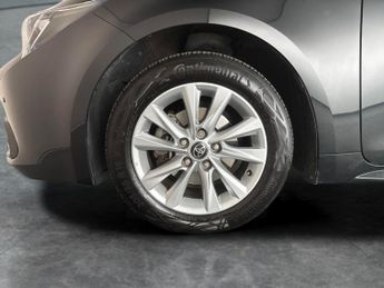 Toyota Corolla 1.8 VVT-h Icon Touring Sports CVT (140 ps) - APPLE CARPLAY - REV