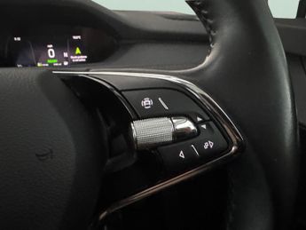 Skoda Enyaq iV 62kWh 60 (DC120kW) (179 ps) - NAV - WIFI - BLUETOOTH