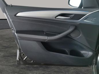 BMW iX3 80kWh Premier Edition (286 ps) - DRIVING ASSISTANT - PARK ASSIST
