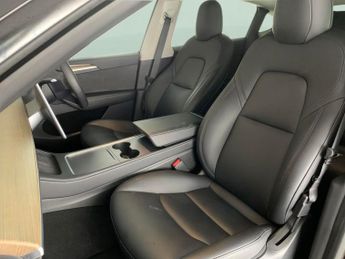 Tesla Model Y (Dual Motor) Long Range 4WDE (384 bhp) - LED - REVERSE CAM - NAV