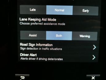 Volvo XC40 1.5h T4 Recharge 10.7kWh Core Plug-in (211 ps) - CARPLAY - PARK 