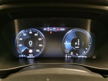 Volvo XC40 1.5h T4 Recharge 10.7kWh Core Plug-in (211 ps) - CARPLAY - PARK 