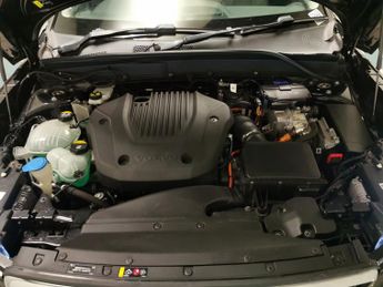 Volvo XC40 1.5h T4 Recharge 10.7kWh Core Plug-in (211 ps) - CARPLAY - PARK 