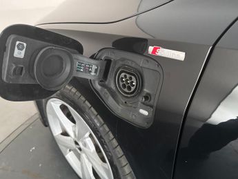 Audi A3 40 TFSI e S Line S Tronic[C+S] [17 inch Alloy] - REV CAM - NAV