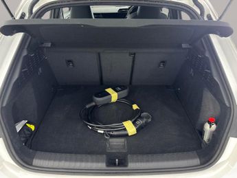 Audi A3 1.4 TFSIe 40 S line Sportback Plug-in S Tronic 13kWh (204 ps) - 
