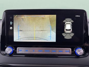 Hyundai Kona 64kWh Premium (10.5kW Charger) (204 ps) - UPGRADED SOUND - LED